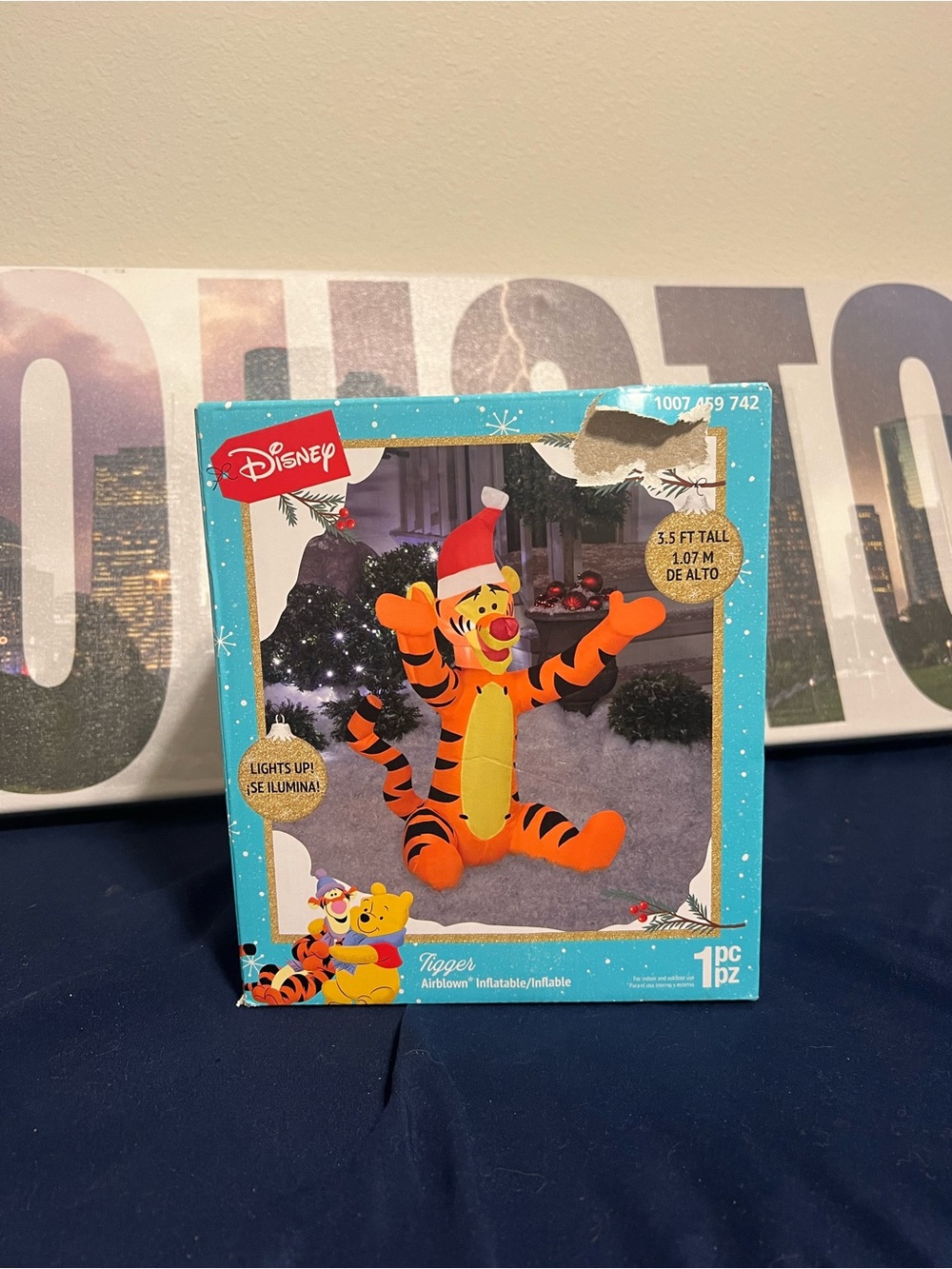 3.5 Disney Tigger Airblown Christmas inflatable